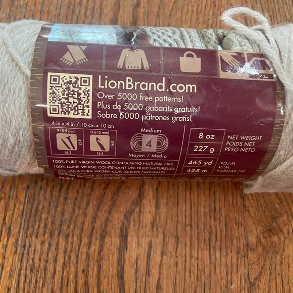 Lion Brand Fisherman's 100% Pure Virgin Wool Oatmeal #123 8 oz Yarn Knit Crochet - Picture 3 of 5